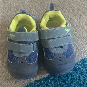 Oshkosh B’gosh toddler shoe